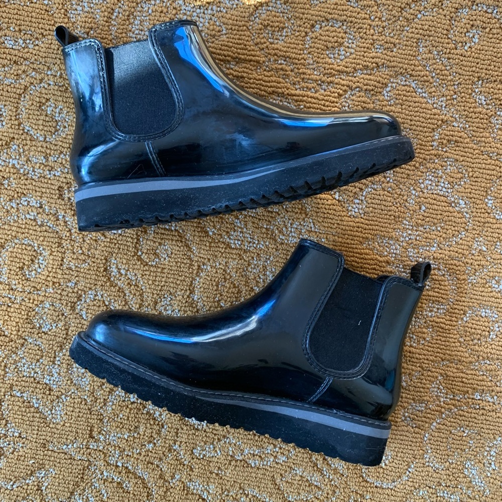 Cougar rain booties ☔️ size 9